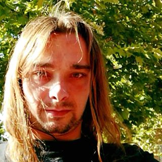 Filip Krumpolec's avatar