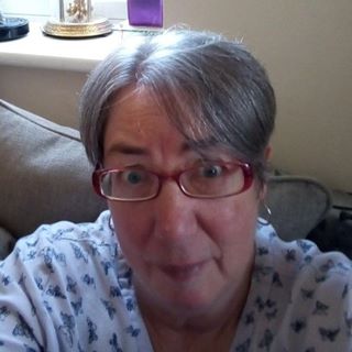 Julie Lindsey-Cruddace's avatar