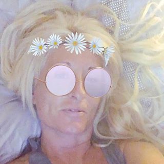 Julie Knight's avatar