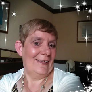 Angela Chivers's avatar