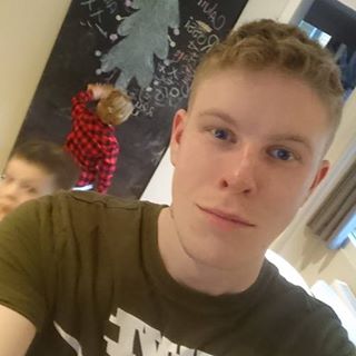 Calvin Moore's avatar