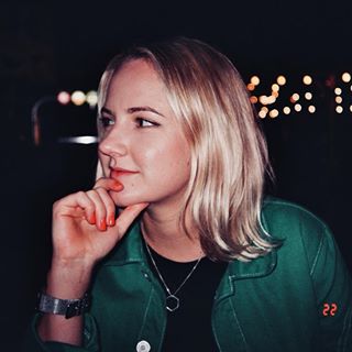 Phoebe Mead's avatar