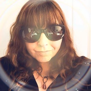 Anna Dixon's avatar