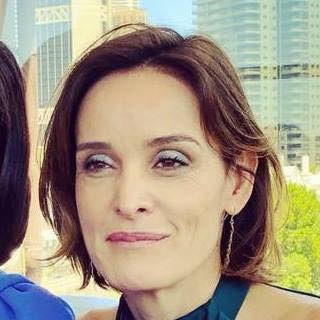 Larissa Azevedo's avatar