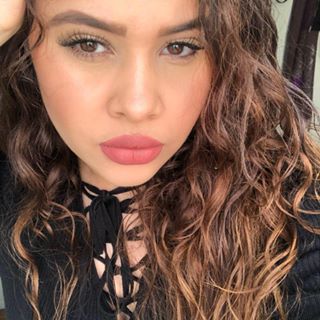 Michele Gomes's avatar