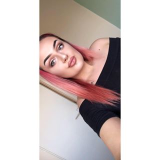 Carla Sambrook's avatar