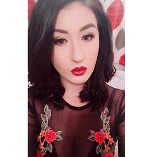 Katie Mary Lee's avatar