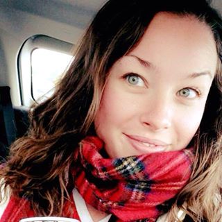 Lora Brown's avatar