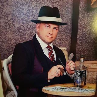 Ryan Morrison's avatar