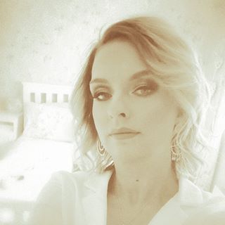 Laura Robinson's avatar