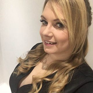 Stacey Louise's avatar