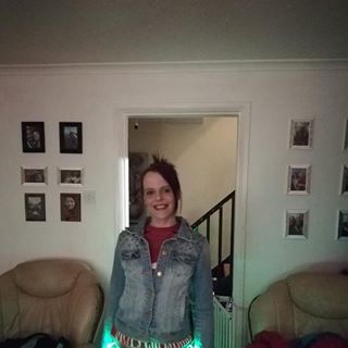 Julie Roberts's avatar