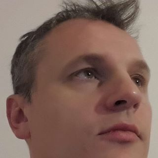 Grzegorz Kucharski's avatar