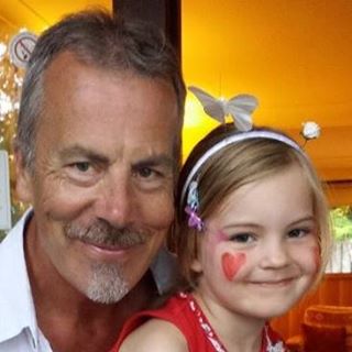 Robin Munro's avatar