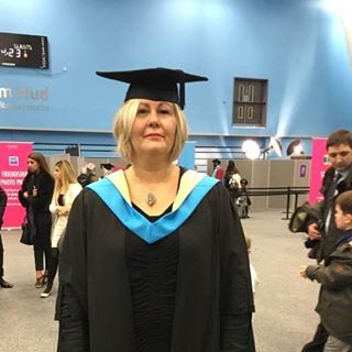 Lesley Broadhead's avatar