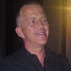 Paul Moss's avatar