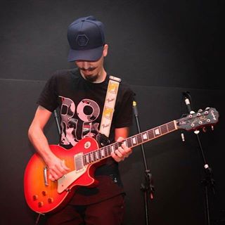 Douglas Ferreira's avatar