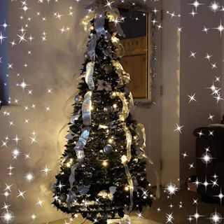 Sarah Clews's avatar