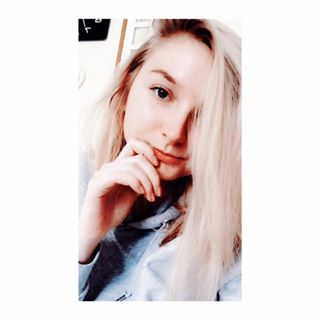 Chloe Nicol's avatar