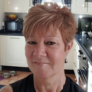 Lesley Watson's avatar