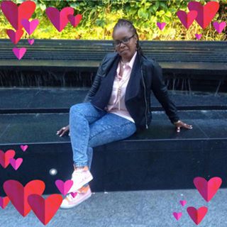 Caroline Deacon's avatar
