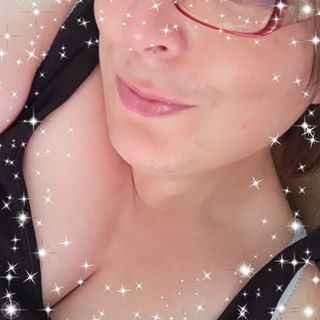 Rach Charley's avatar