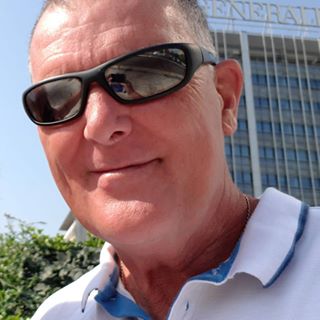 John Hewitt's avatar