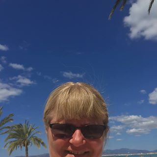 Linda Sawola's avatar