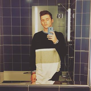 Leon Michael's avatar