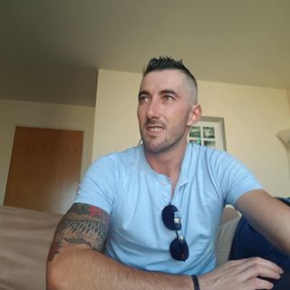 Carlos Oliveira's avatar