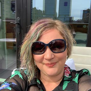Laura Robinson's avatar