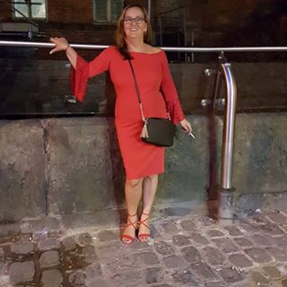 Julie Parnell's avatar