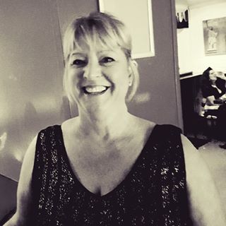 Elizabeth Parlett's avatar