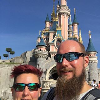 Lisa Holland's avatar