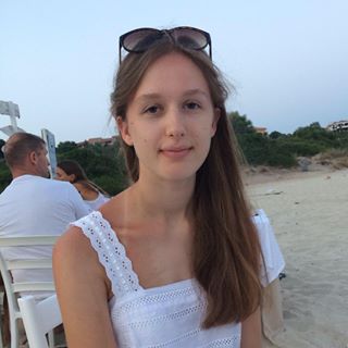 Lucy Walker's avatar