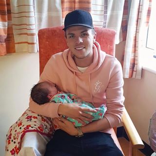 Cris Roberts's avatar