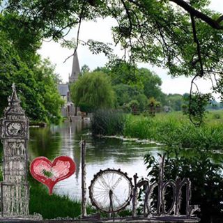 Louise Brown's avatar