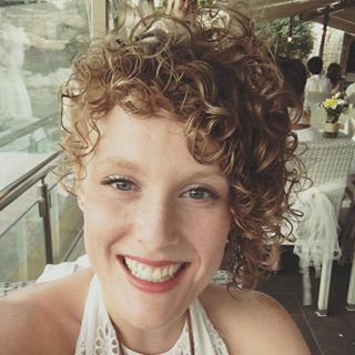 Vikki Louise's avatar