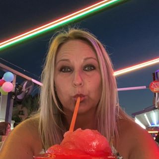 Natalie Robertson's avatar