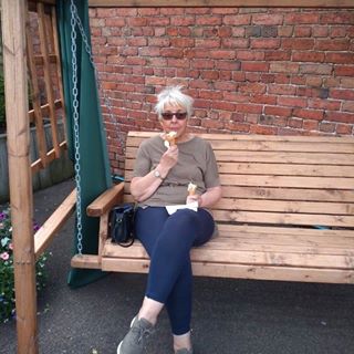 Linda Ibbertson's avatar