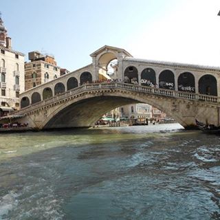 Derek Roberts's avatar