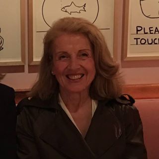 Angela Buck's avatar