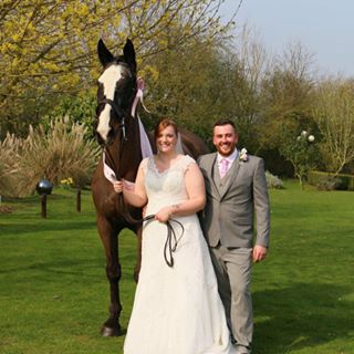 Emily Leach's avatar