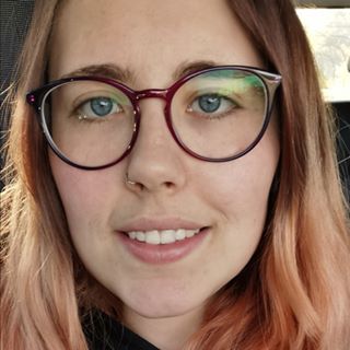 Molly Ellwood's avatar