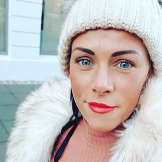Lucy Dowell's avatar