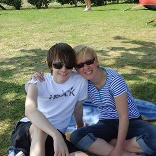 Louise Cook's avatar