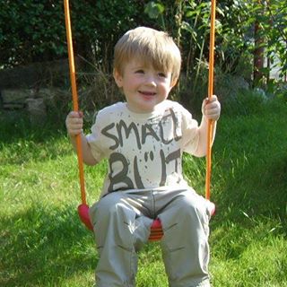 Gloria Worthing's avatar