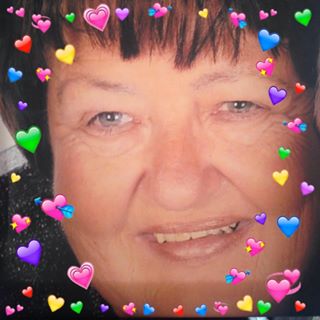Donna Hendry's avatar