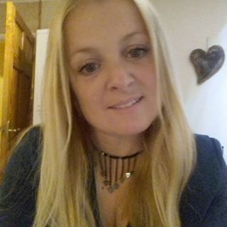 Beth Edwards's avatar