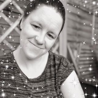 Sarah Dicker's avatar